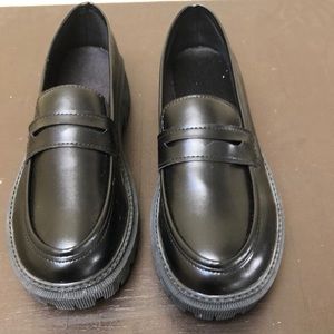 NWOT - Black Chunky Loafers